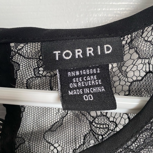 Torrid lace sleeveless blouse - Picture 5 of 5